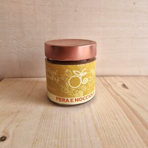 composta di pere e nocciole